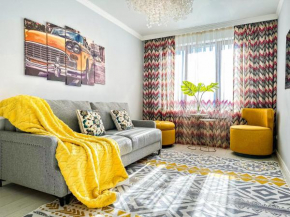 Luxurious Two-Bedroom Apartment on Arbat with Mountain View 1